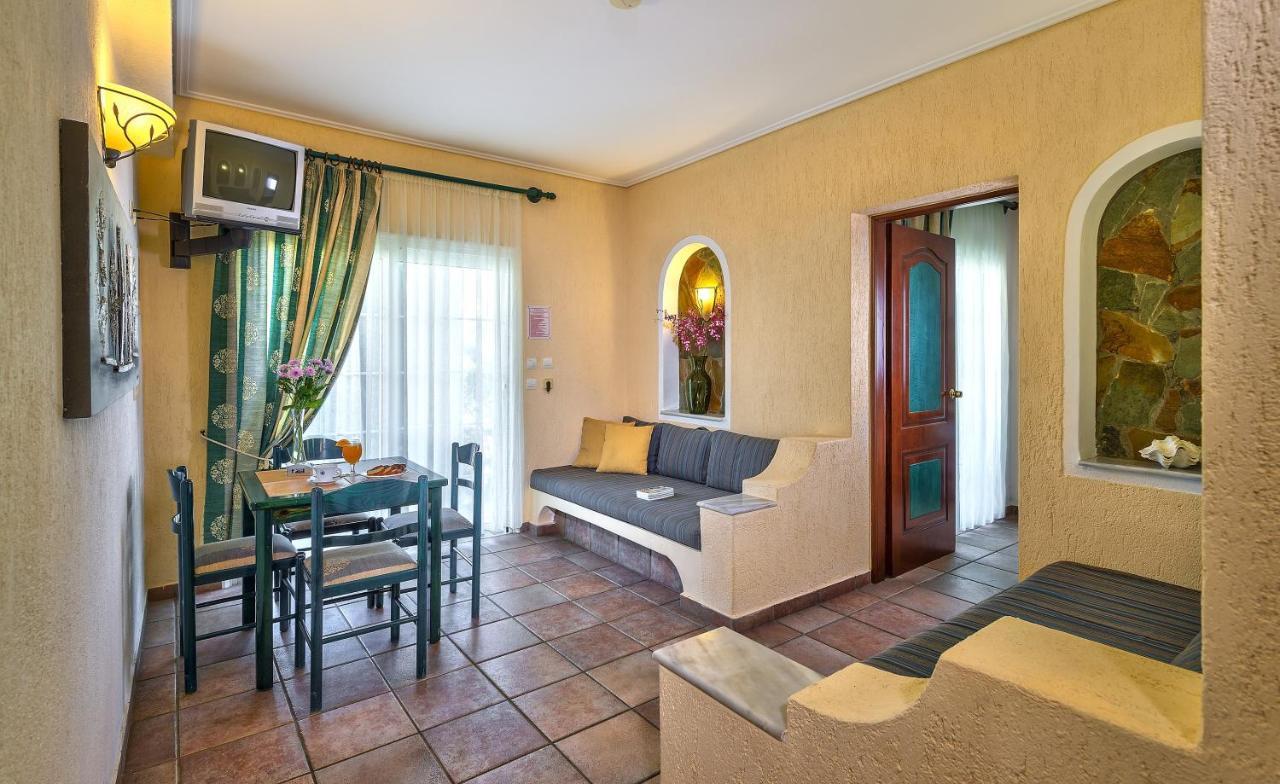 Hotel Castle Suites Platanés Esterno foto